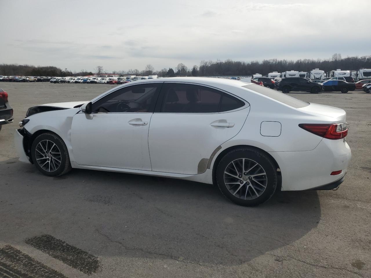 2016 Lexus ES - Image 2