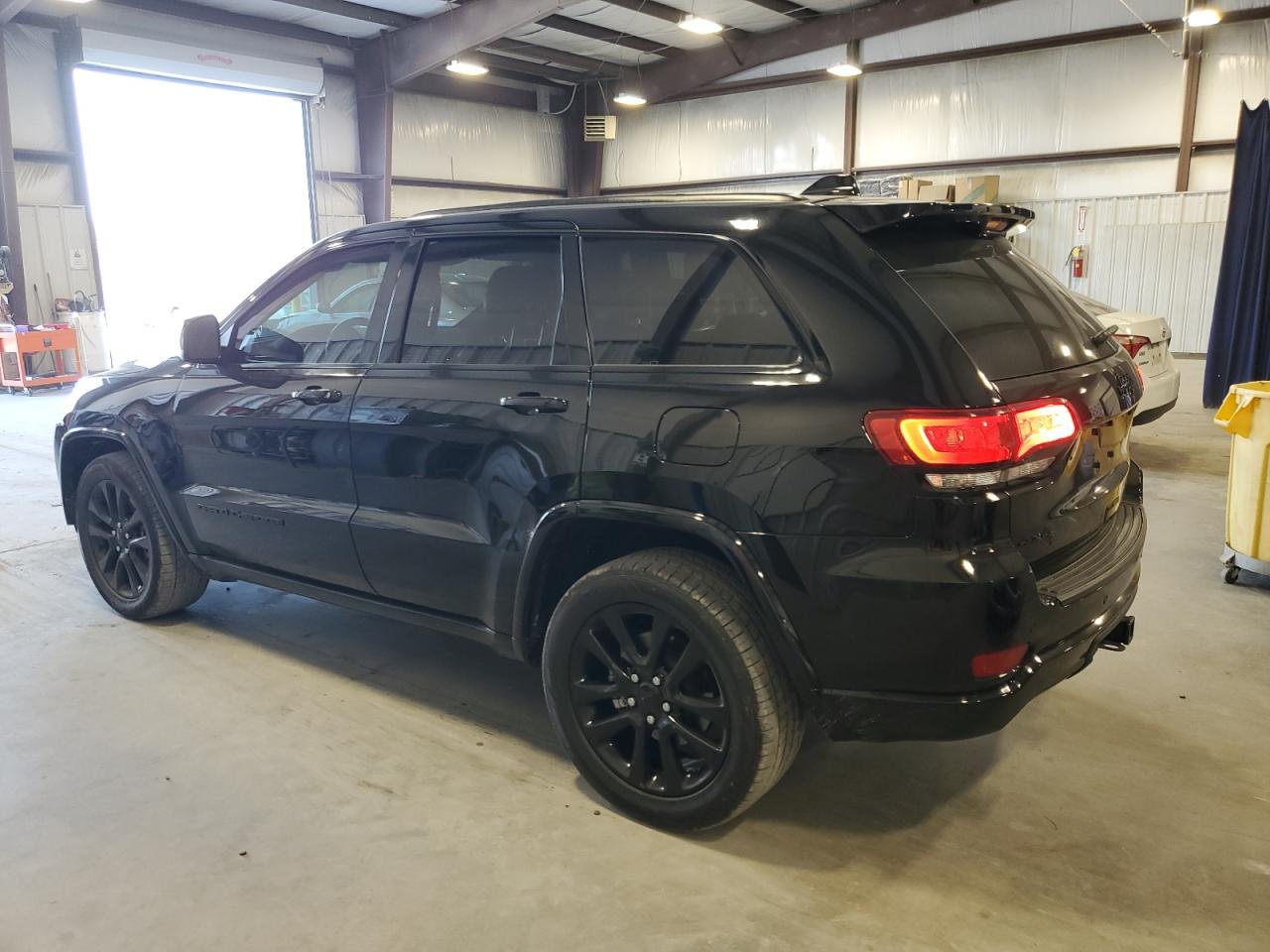 2021 Jeep Grand Cherokee - Image 2