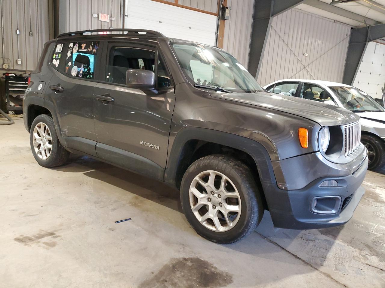 2016 Jeep Renegade - Image 4