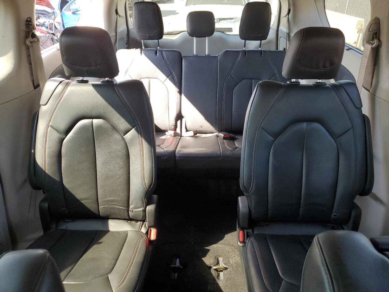 2020 Chrysler Pacifica - Image 10