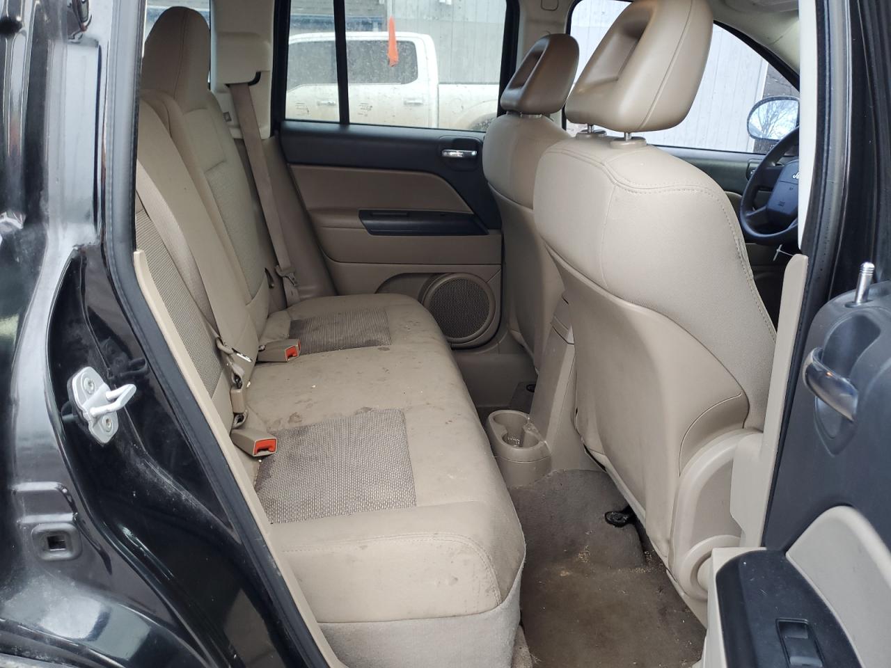2009 Jeep Compass - Image 11