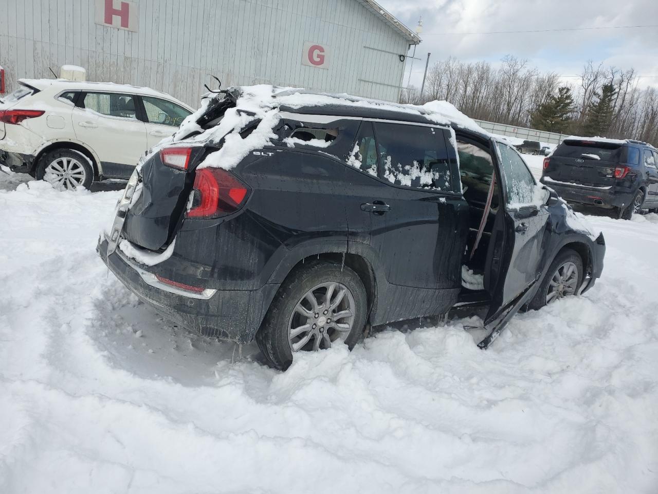 2022 GMC Terrain - Image 3