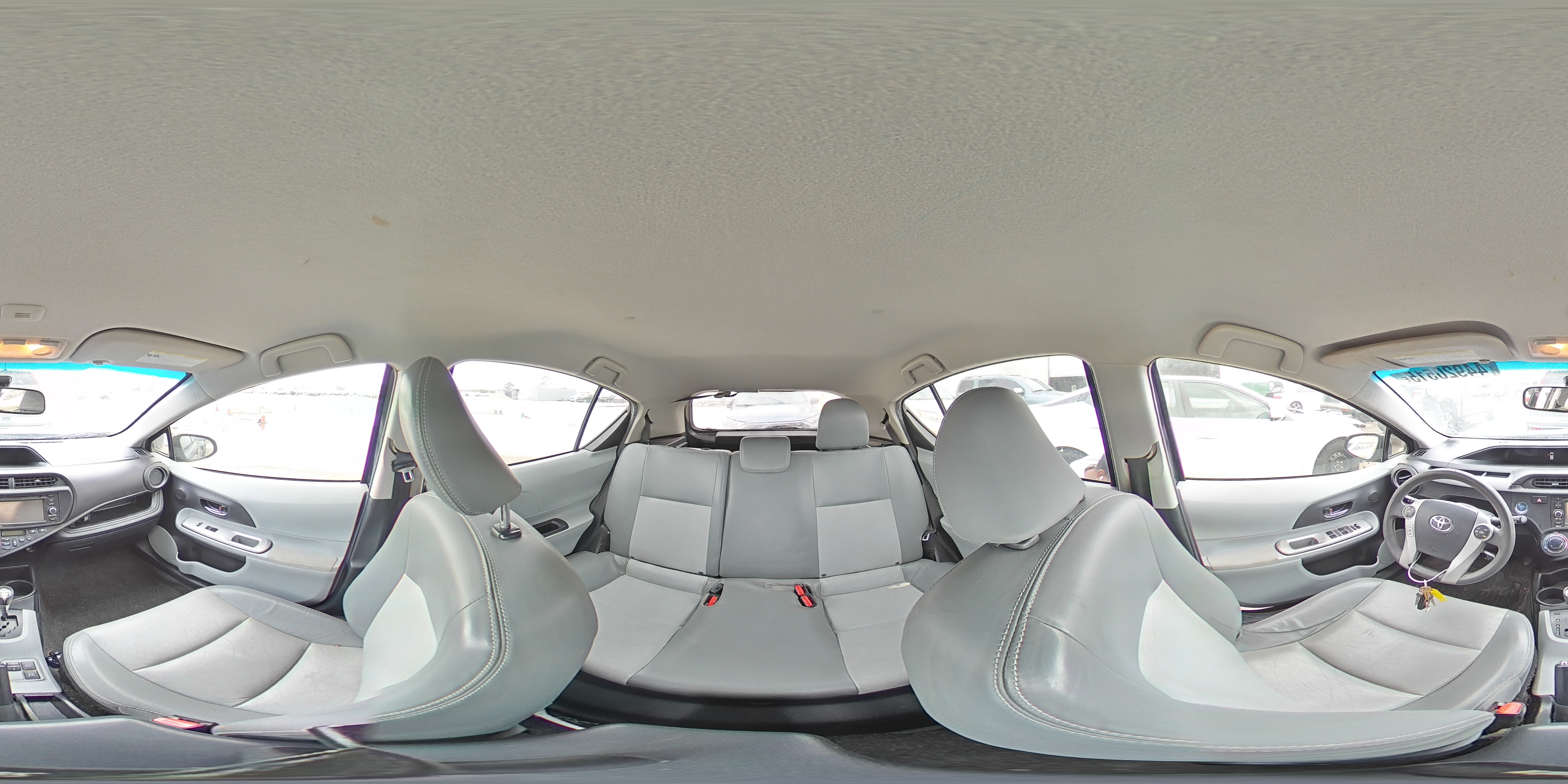 2012 Toyota Prius - Image 14