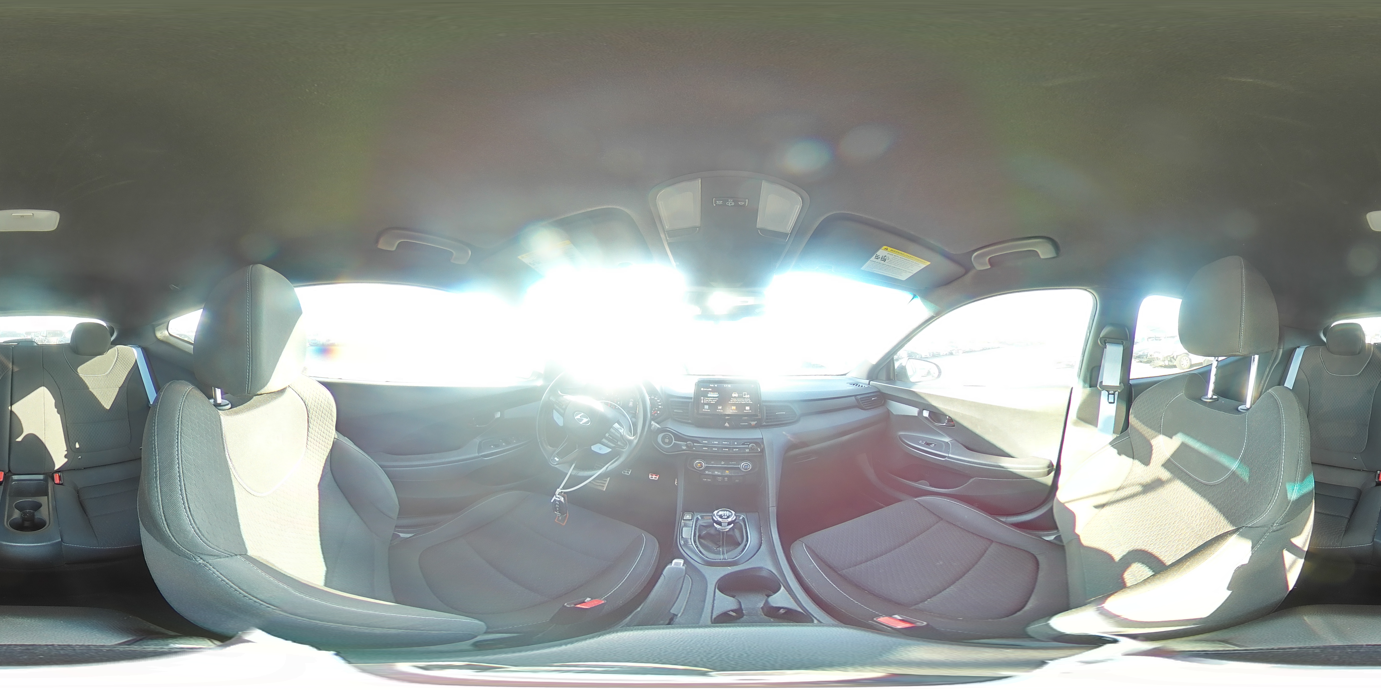 2020 Hyundai Veloster - Image 13