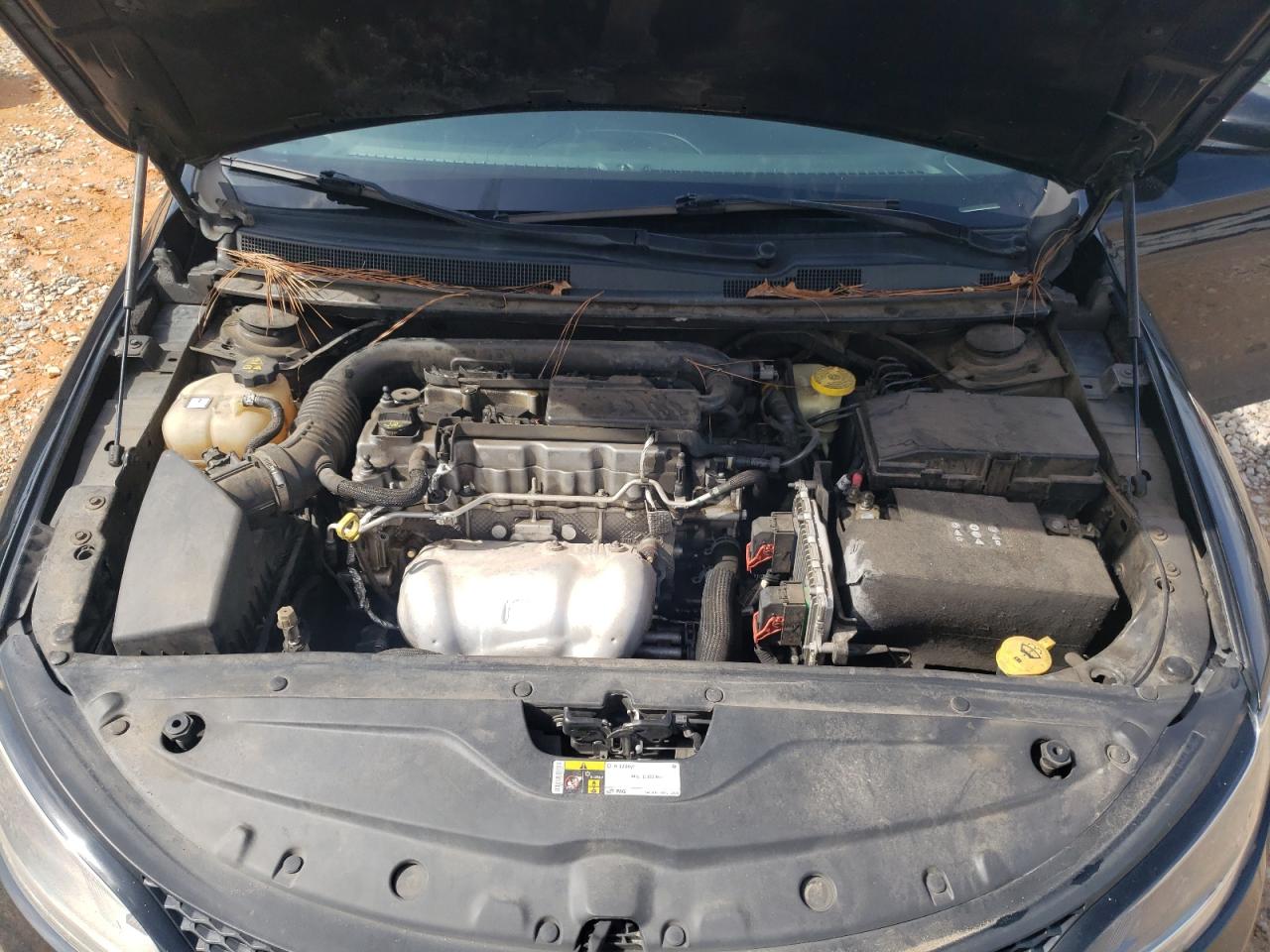 2016 Chrysler 200 - Image 12