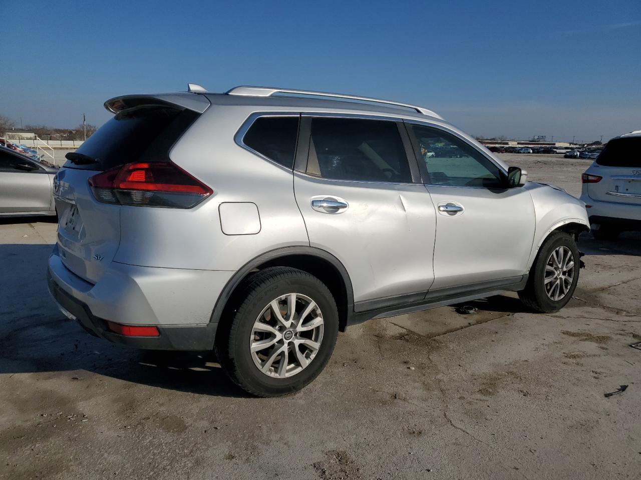 2018 Nissan Rogue - Image 3