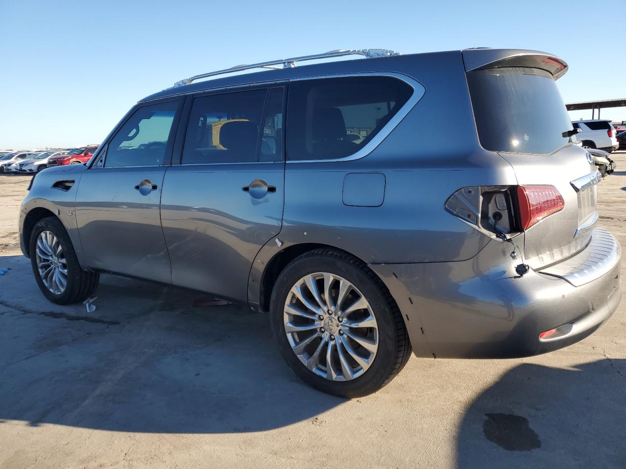 2015 Infiniti QX80 - Image 2