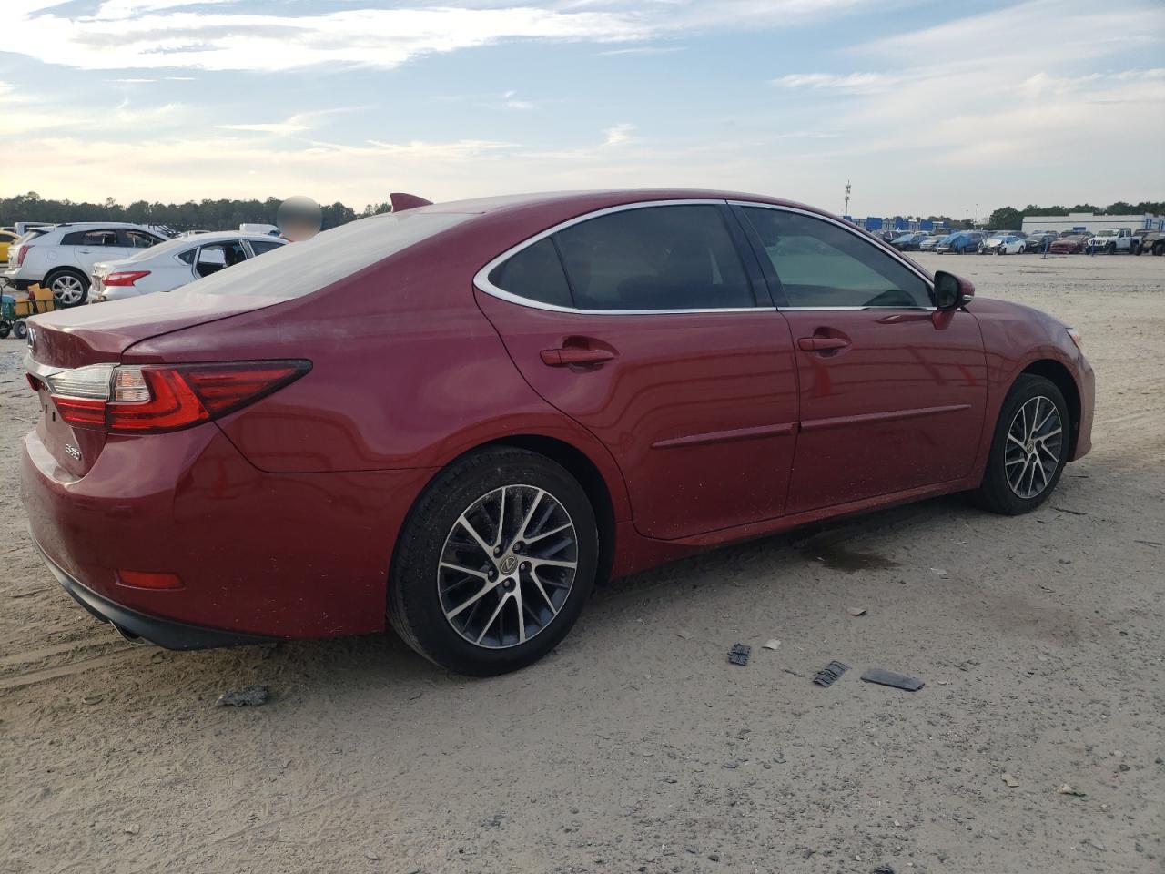 2017 Lexus ES - Image 3