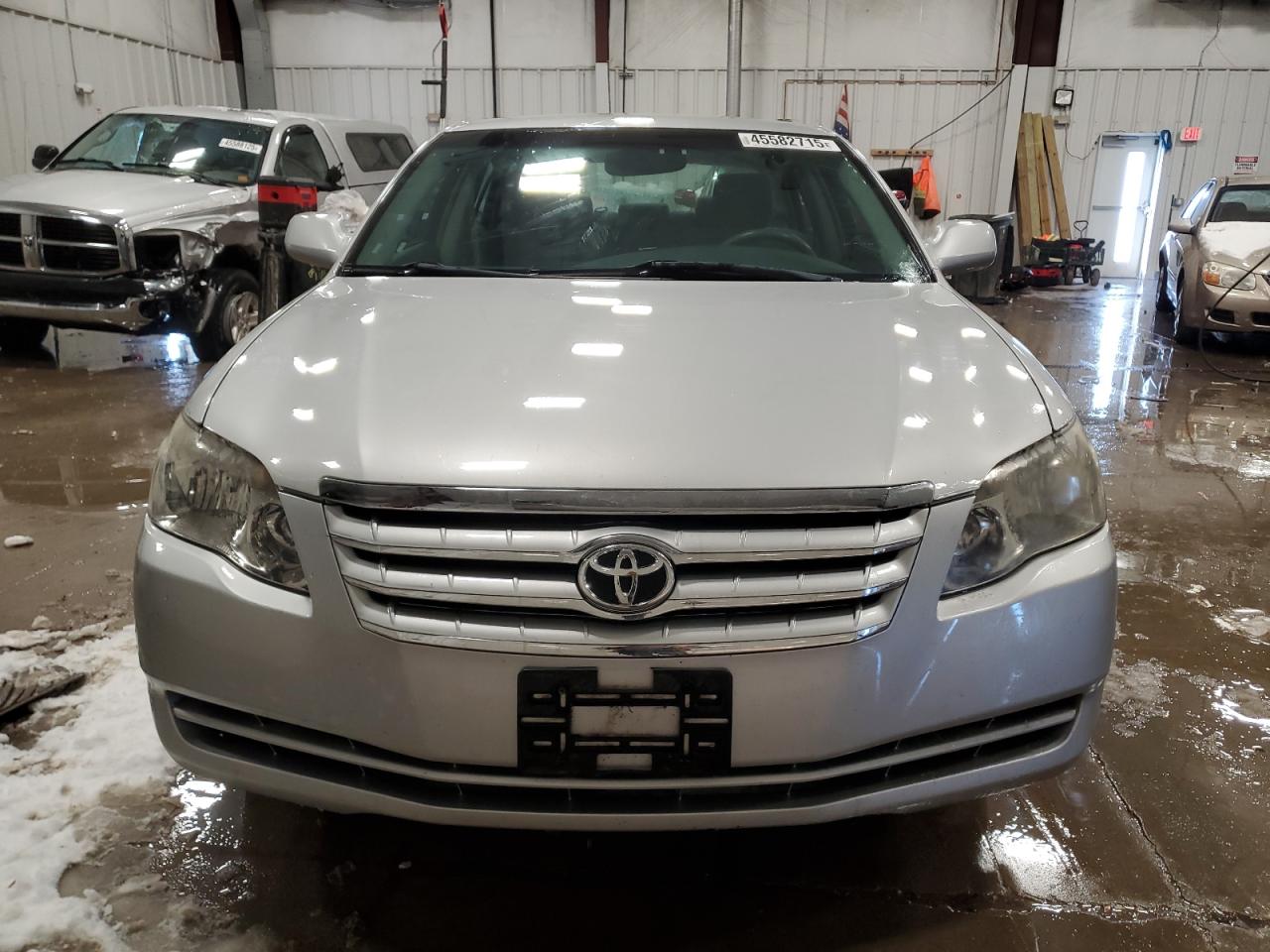 2006 Toyota Avalon - Image 5