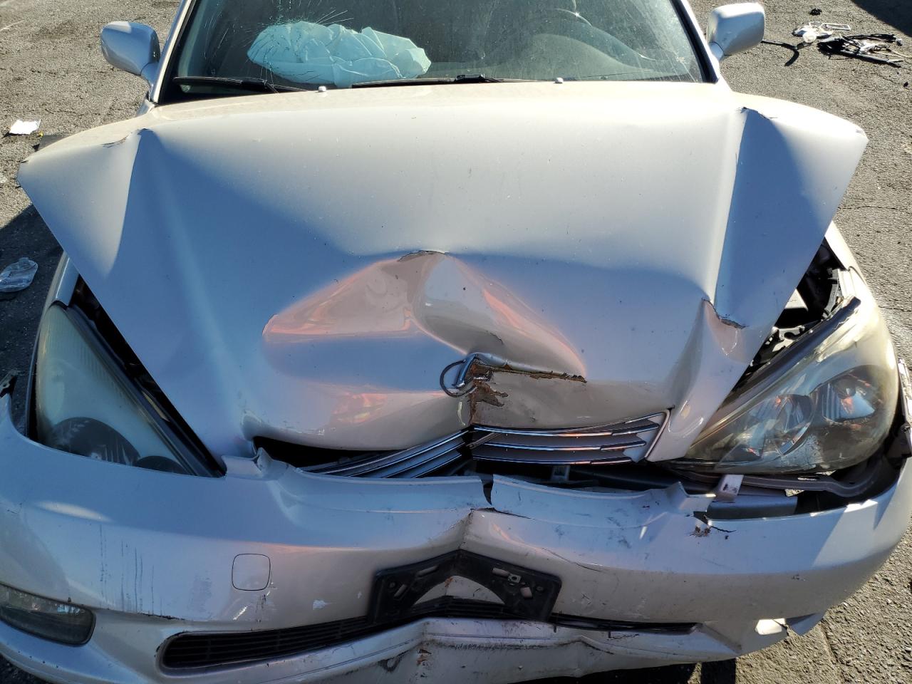 2002 Lexus ES - Image 12