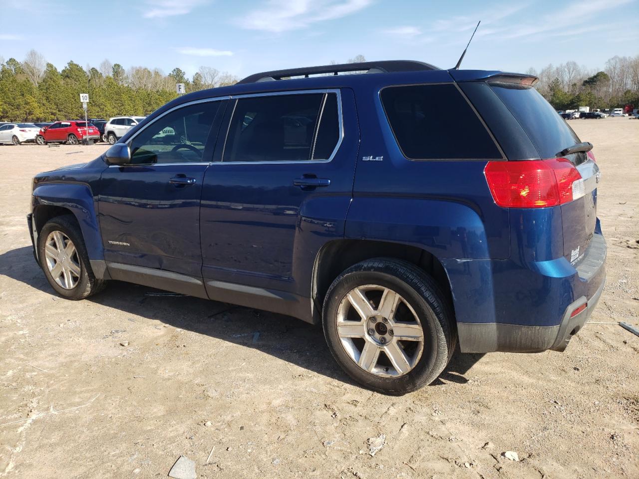 2010 GMC Terrain - Image 2