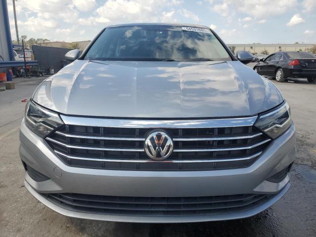  VOLKSWAGEN JETTA 2019 Srebrny