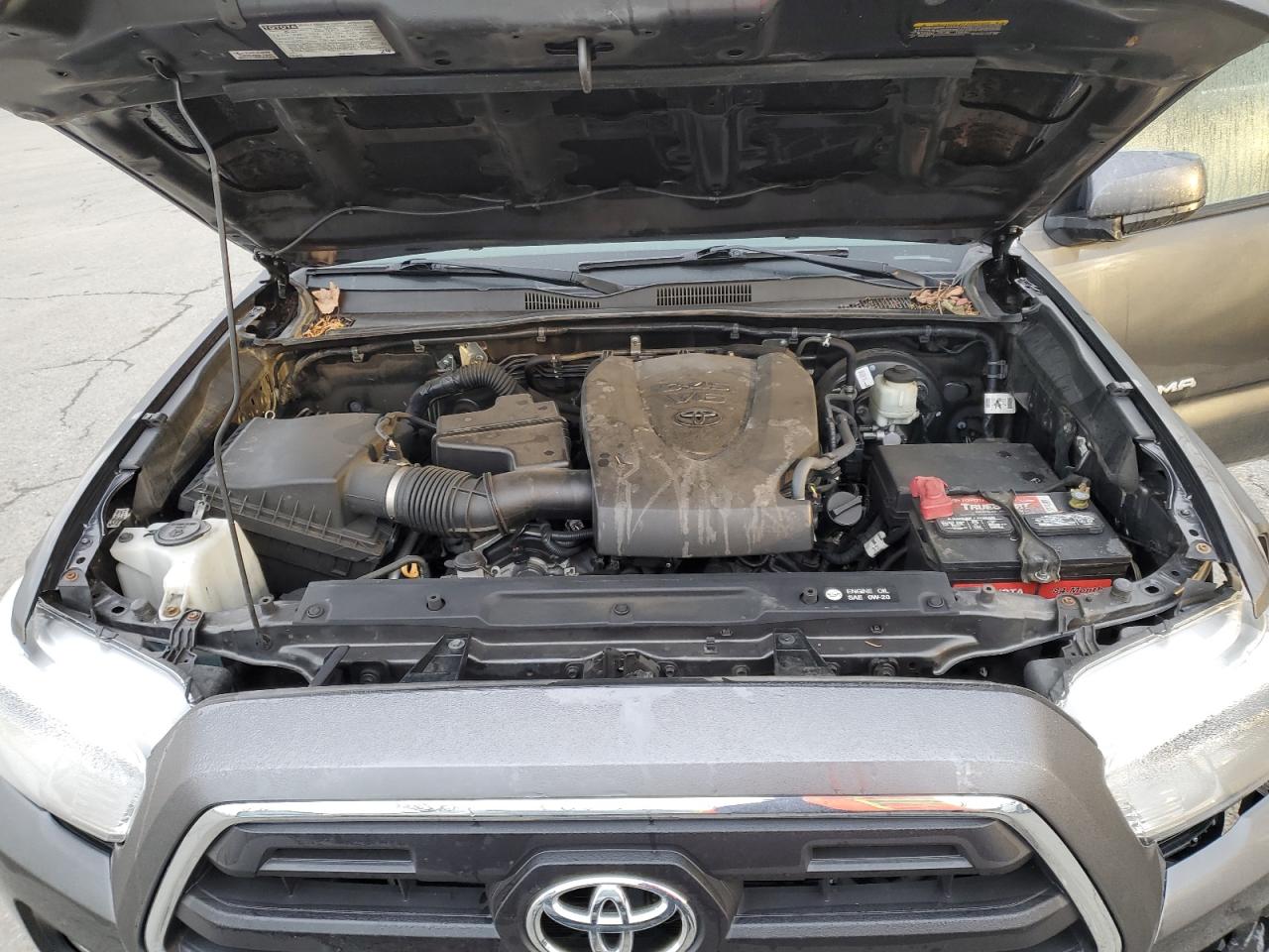 2017 Toyota Tacoma - Image 11