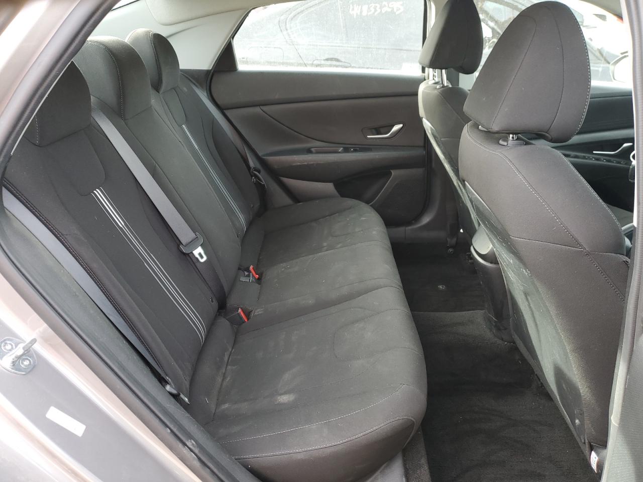 2021 Hyundai Elantra - Image 10