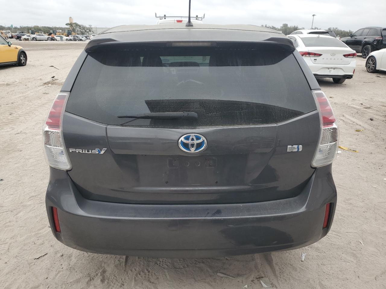 2016 Toyota Prius - Image 6