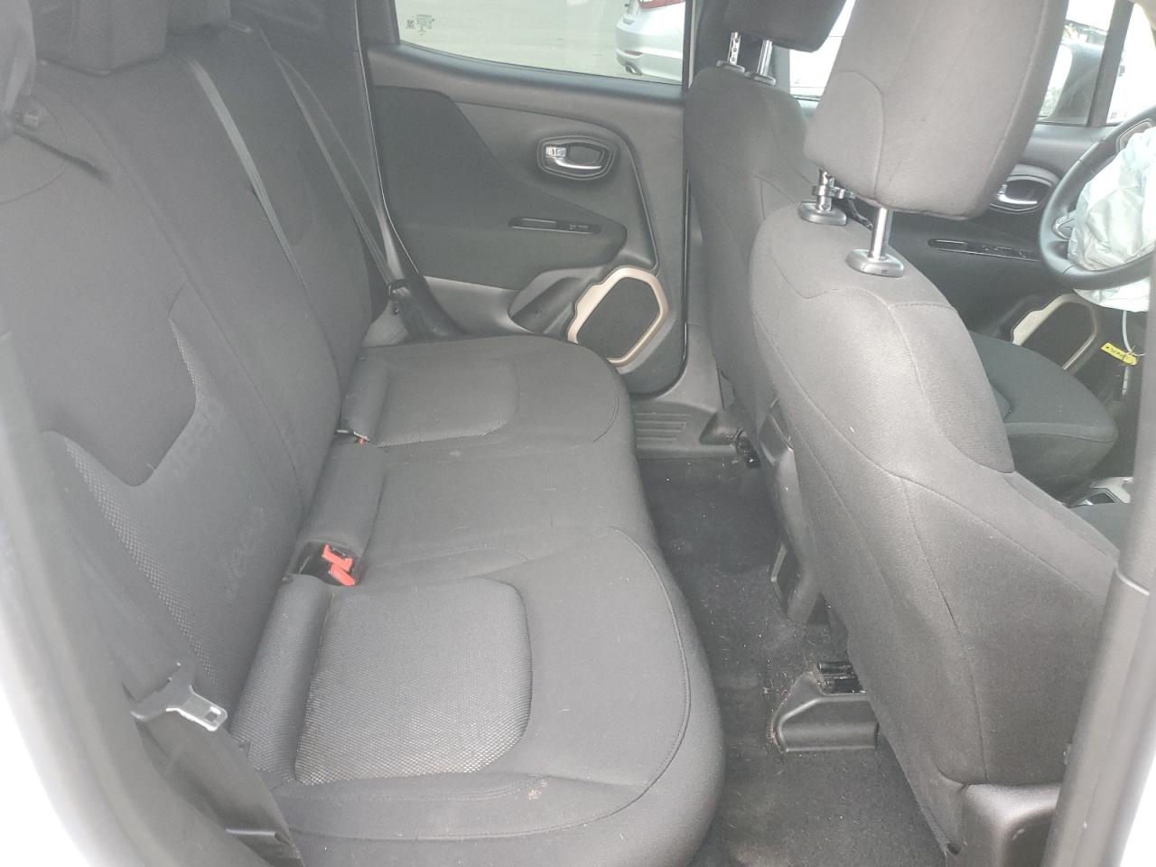 2017 Jeep Renegade - Image 10