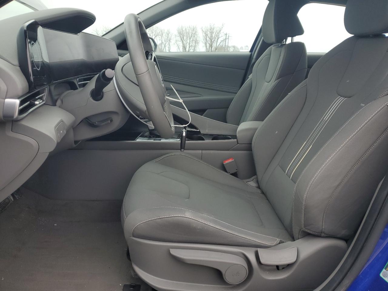 2023 Hyundai Elantra - Image 7