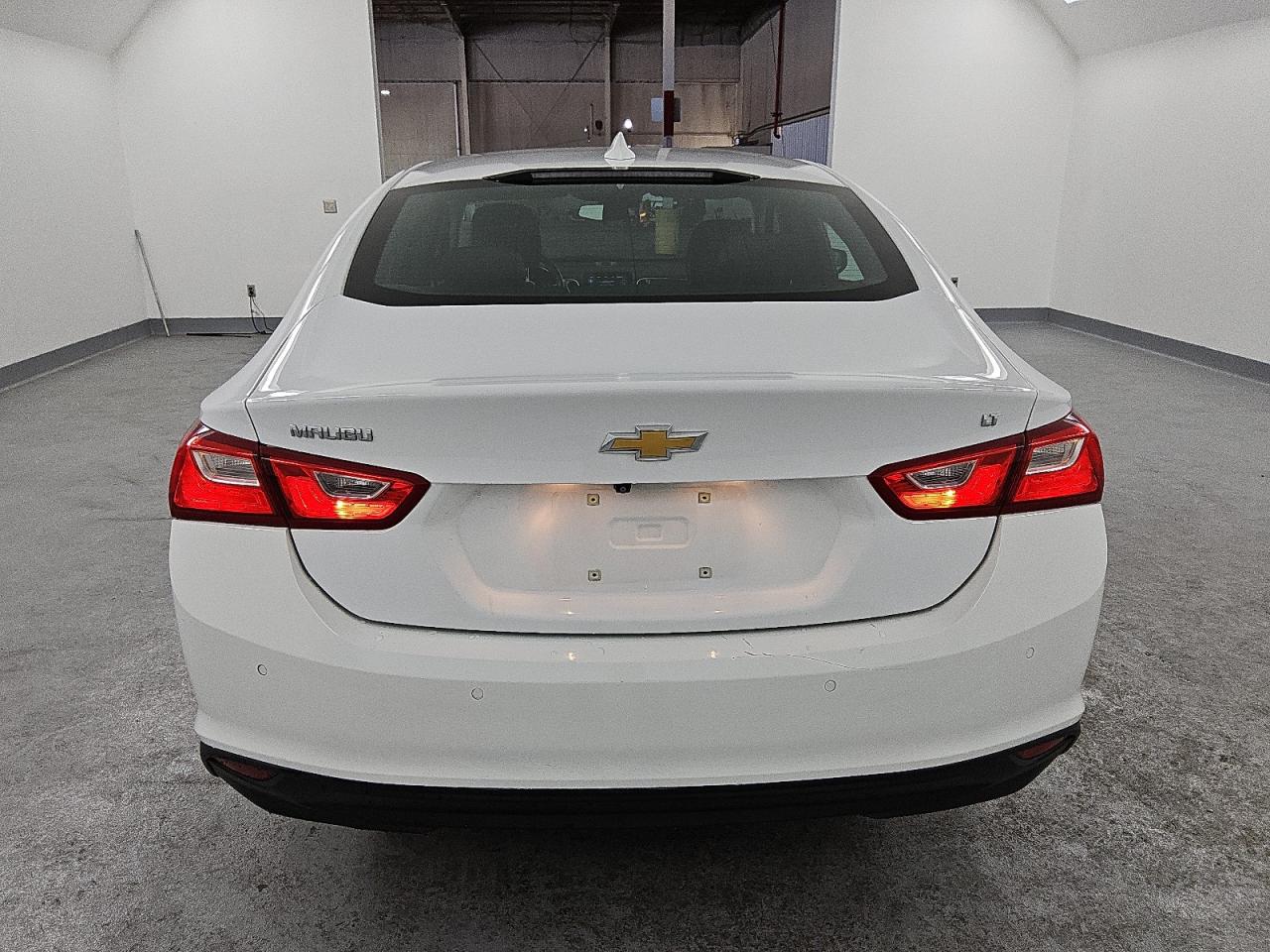 2023 Chevrolet Malibu - Image 6