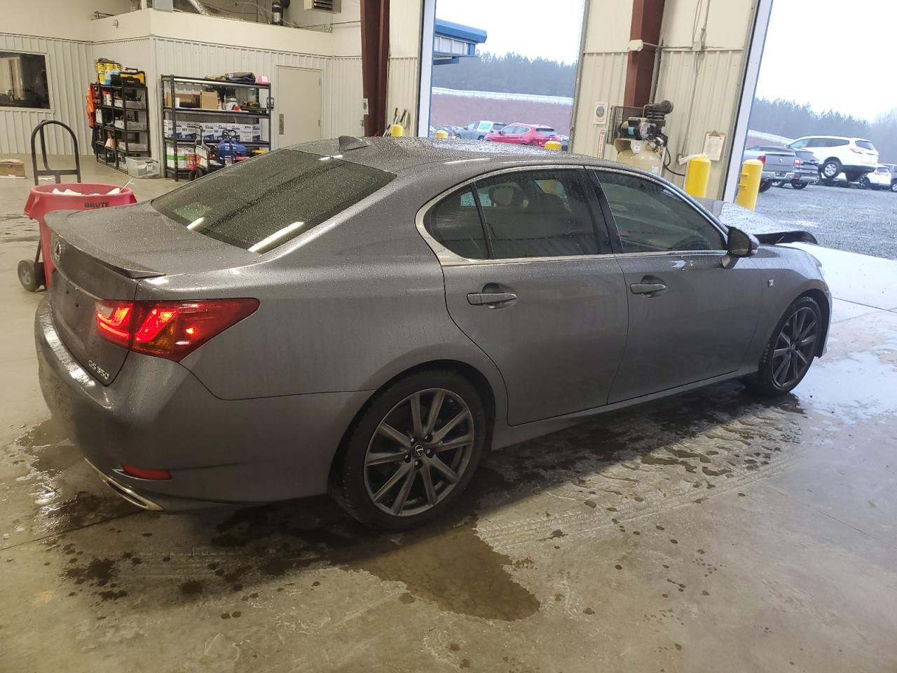 2015 Lexus GS - Image 3