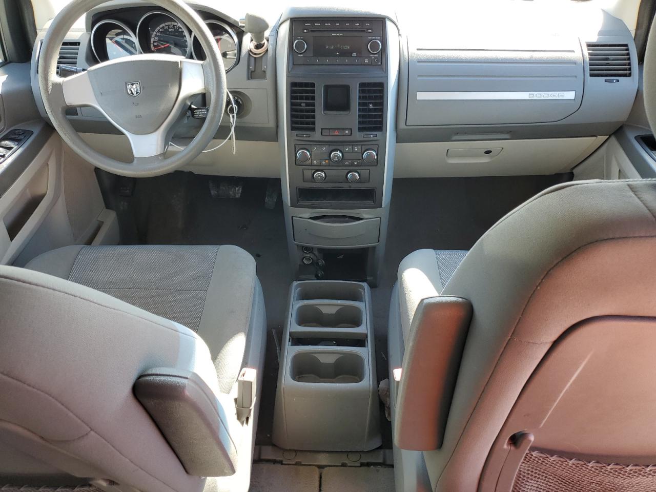 2009 Dodge Caravan - Image 8