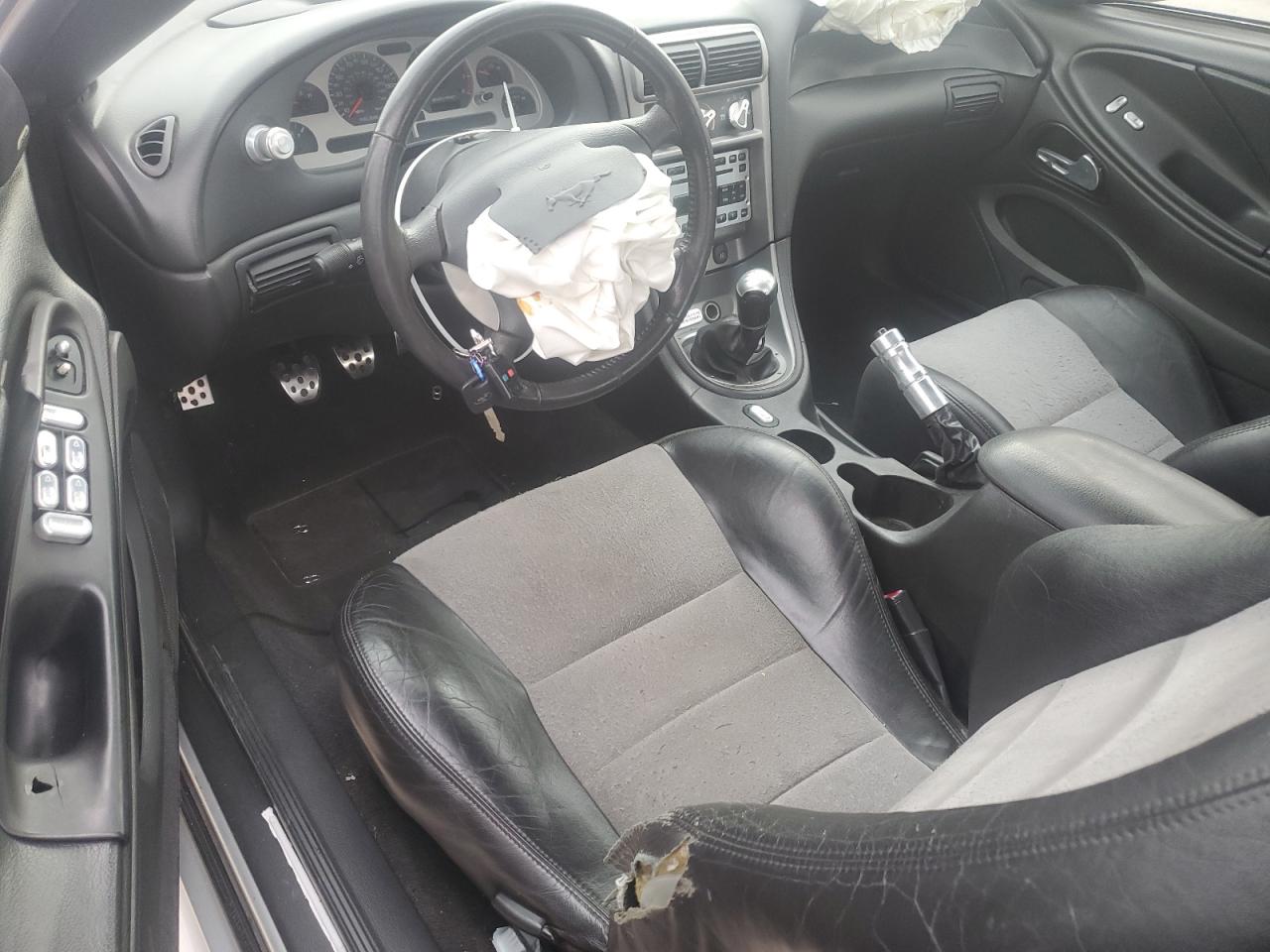 2004 Ford Mustang - Image 8