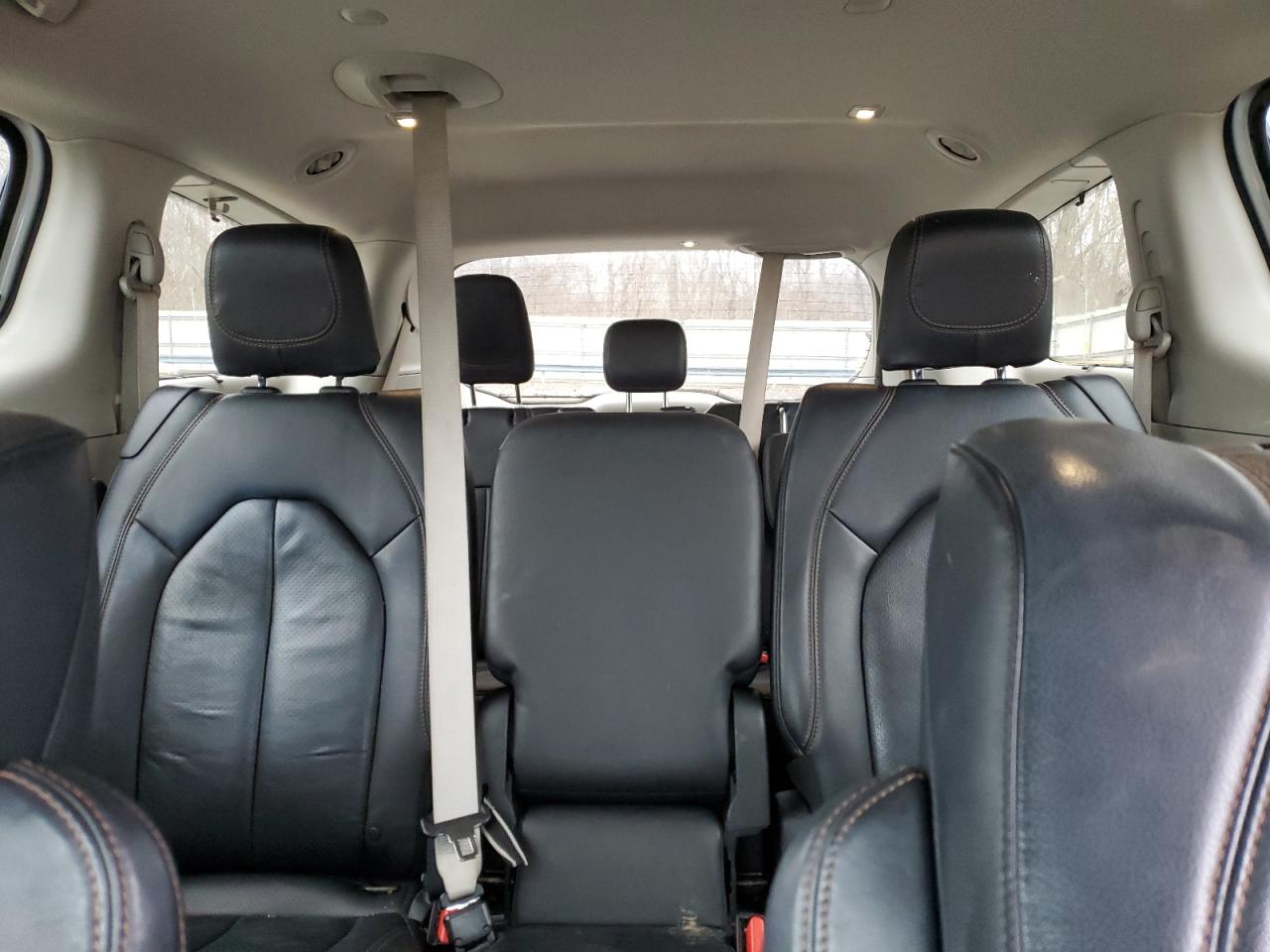 2018 Chrysler Pacifica - Image 10
