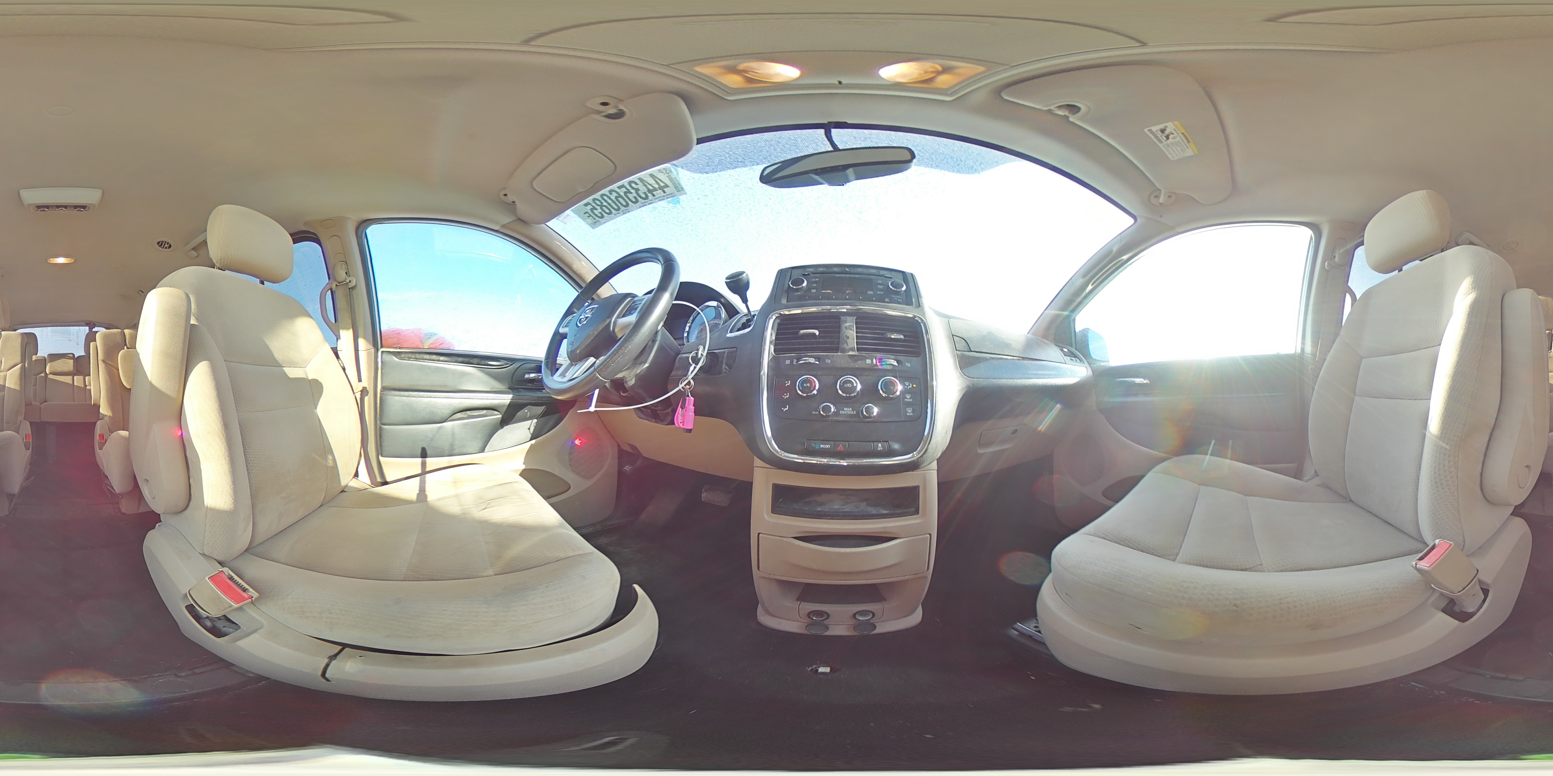 2015 Dodge Caravan - Image 13