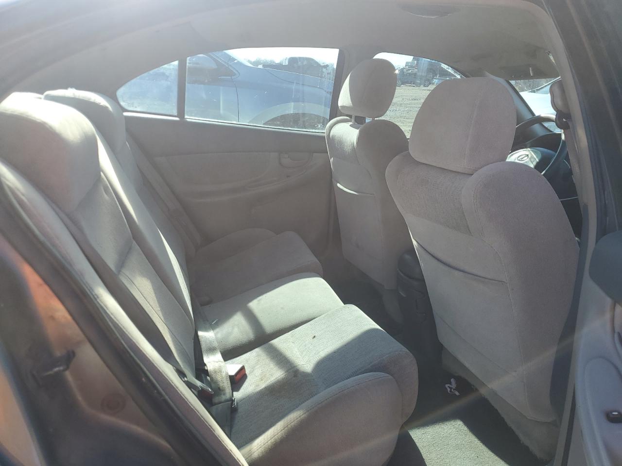 2003 Oldsmobile Alero - Image 10
