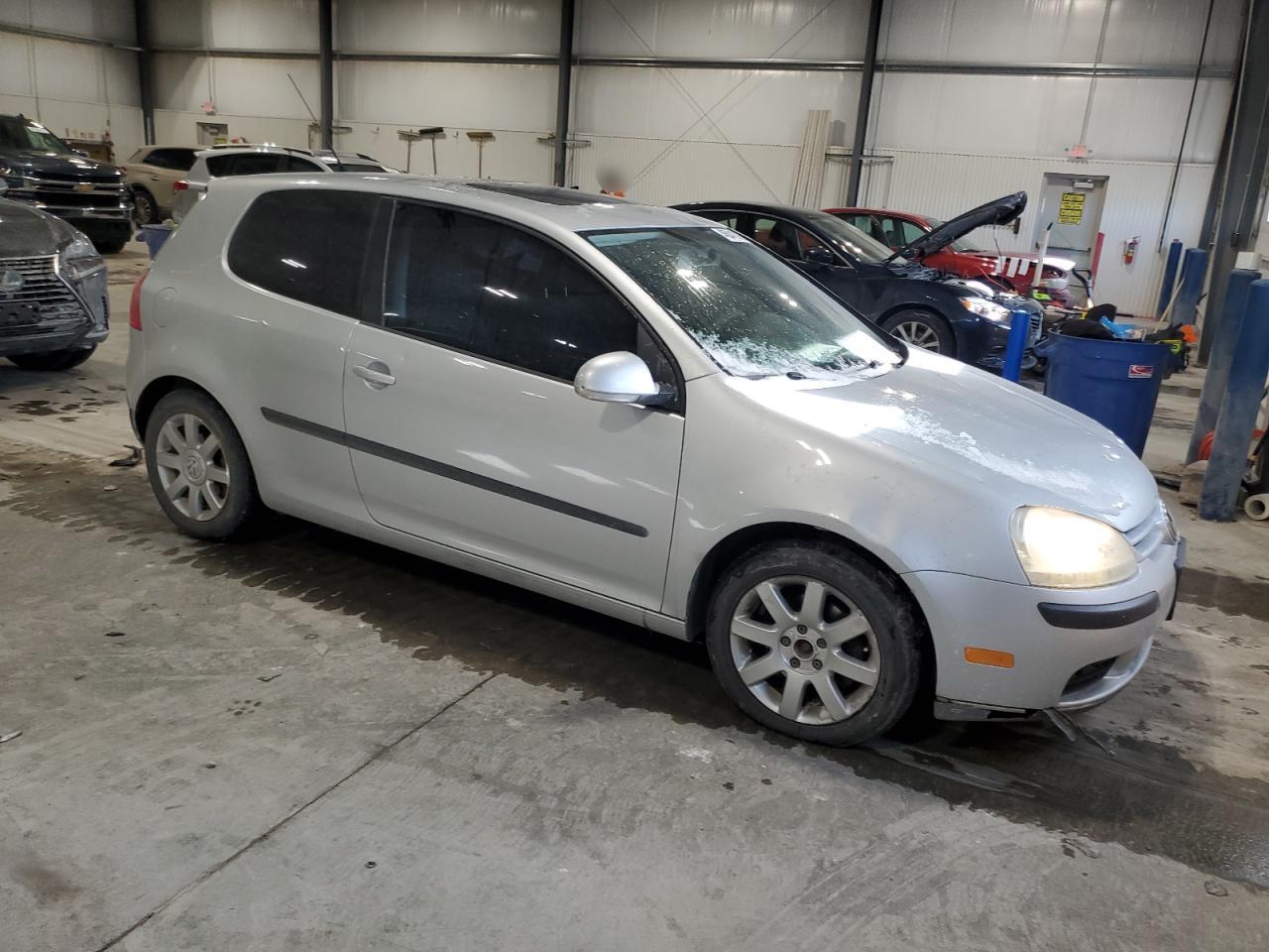 2009 Volkswagen Golf - Image 4
