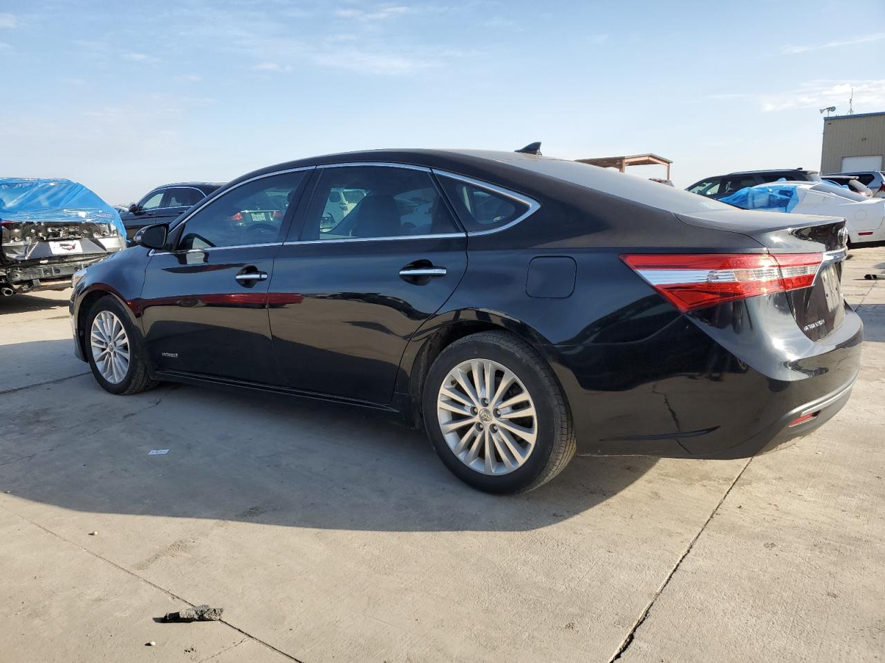 2014 Toyota Avalon - Image 2
