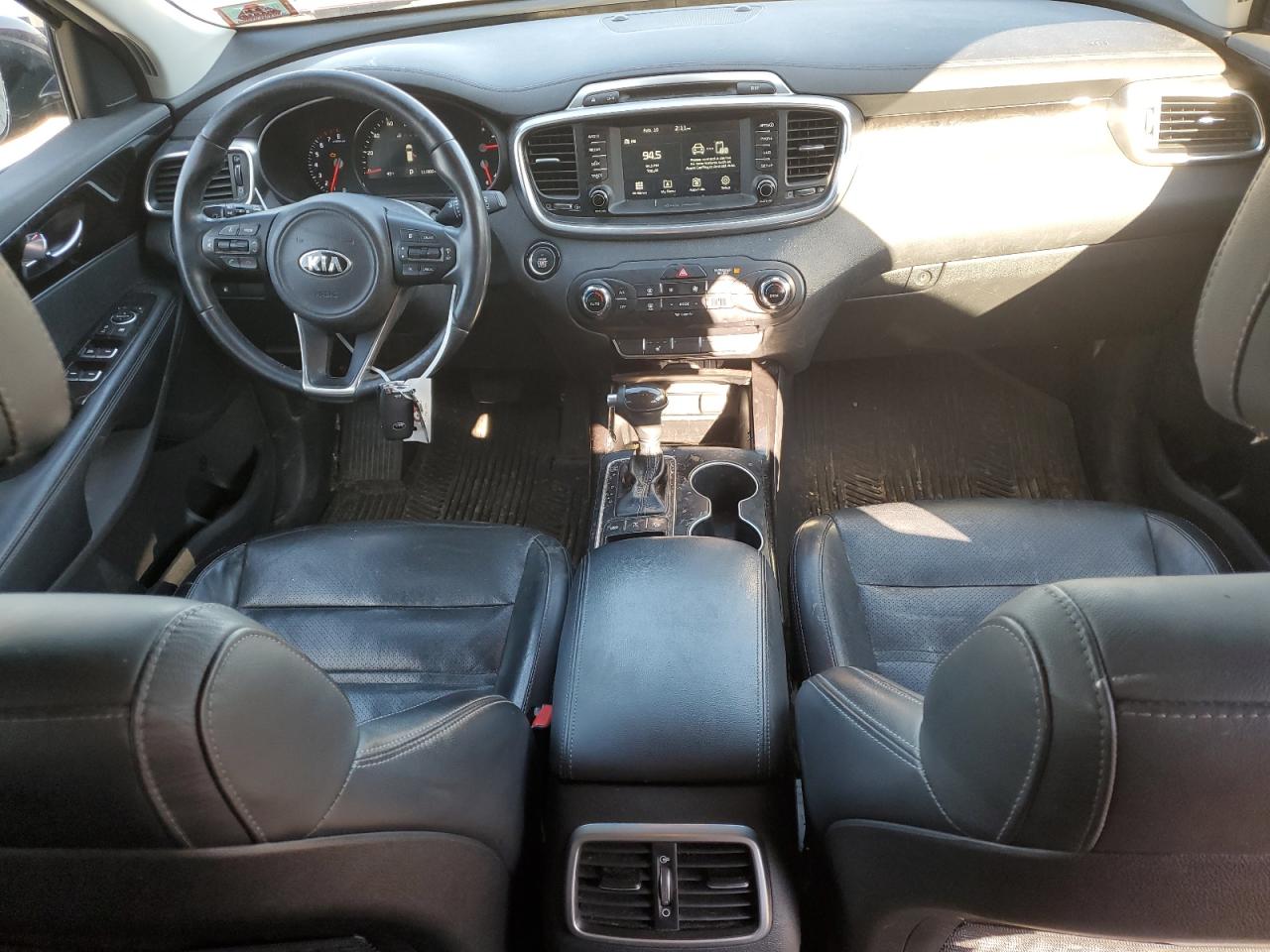 2017 Kia Sorento - Image 8