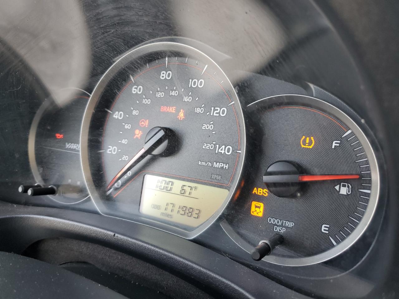 2013 Toyota Yaris - Image 9