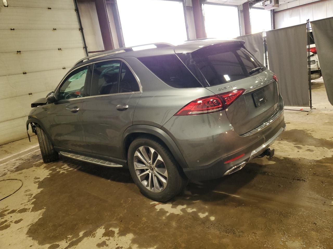 2022 Mercedes-Benz GLE - Image 2