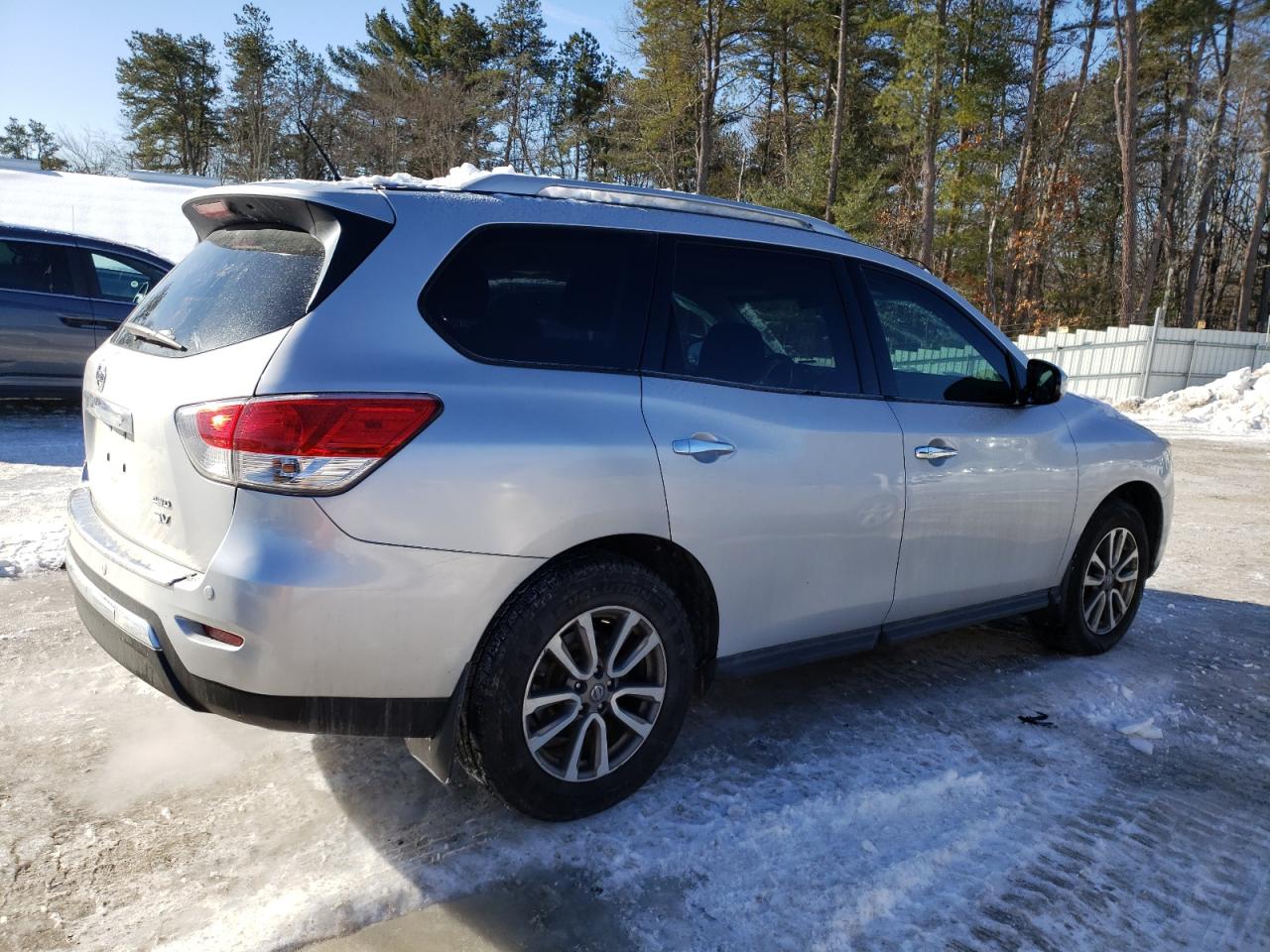 2014 Nissan Pathfinder - Image 3