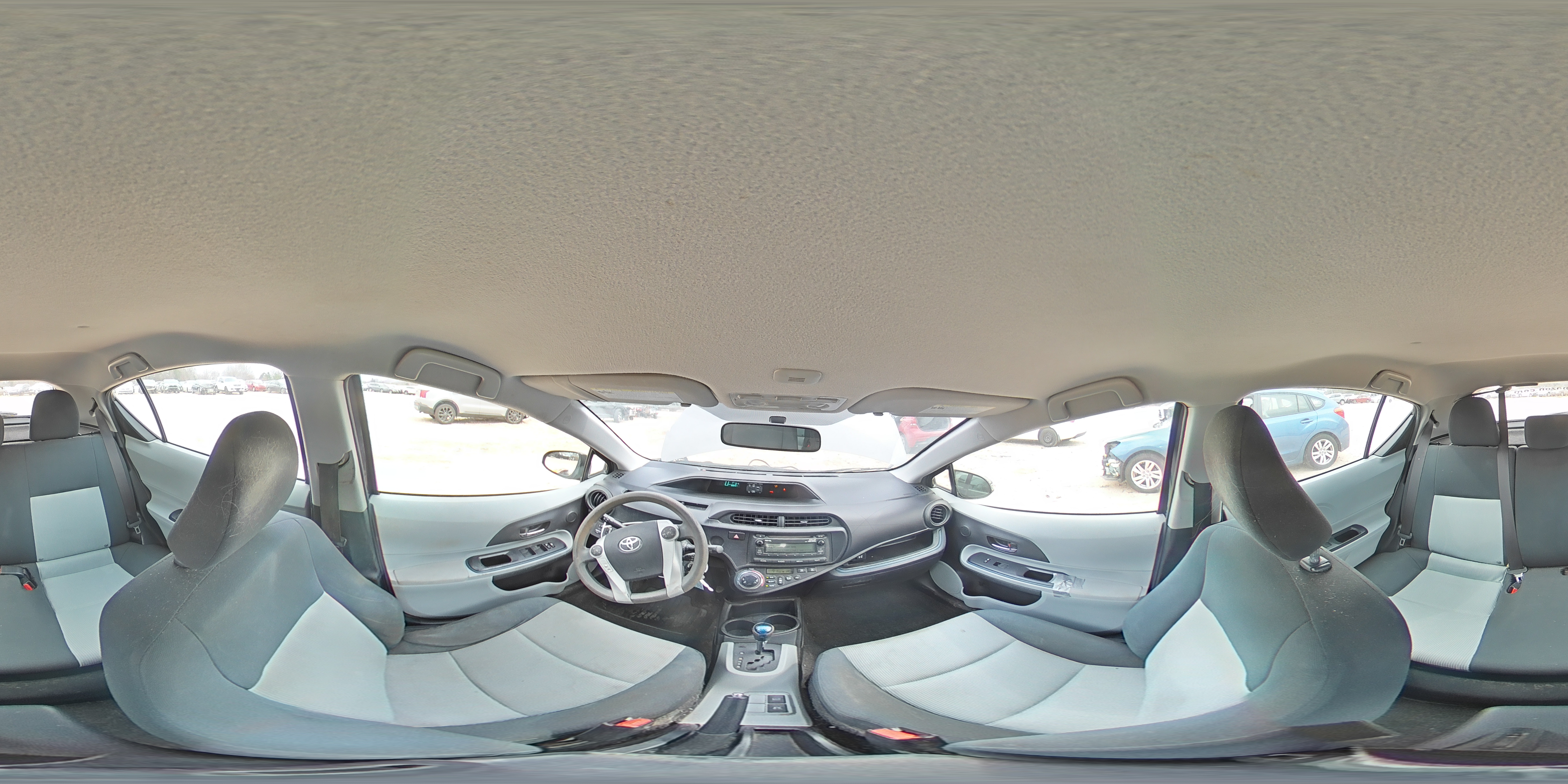 2013 Toyota Prius - Image 13