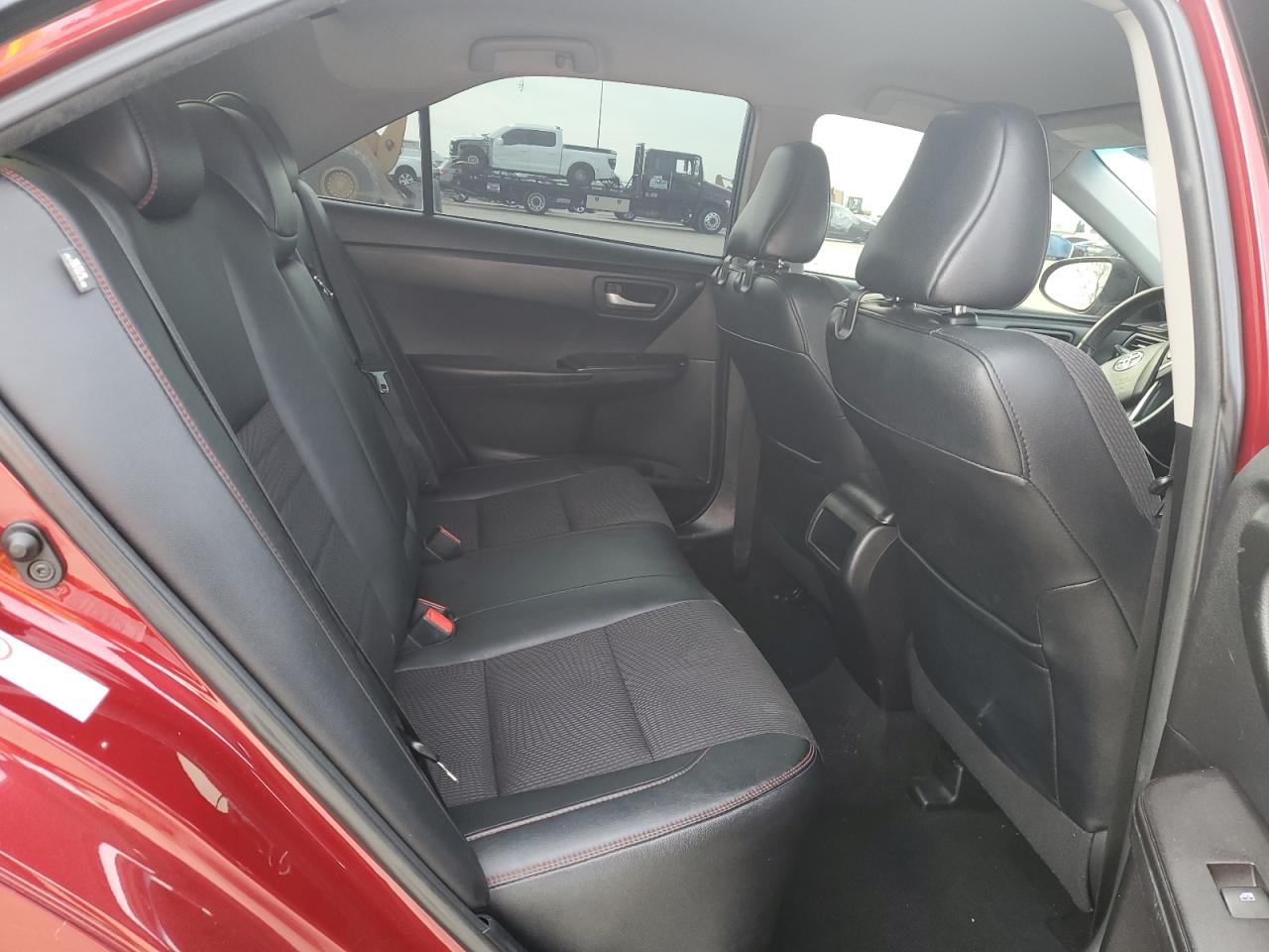 2016 Toyota Camry - Image 11