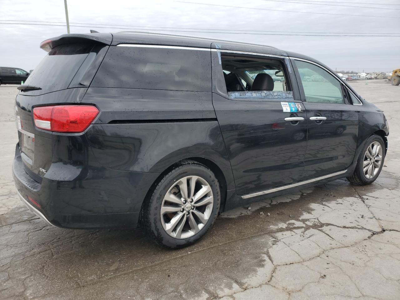 2018 Kia Sedona - Image 3