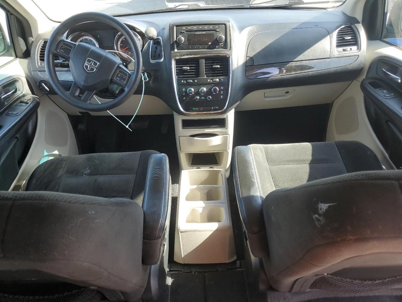 2016 Dodge Caravan - Image 8