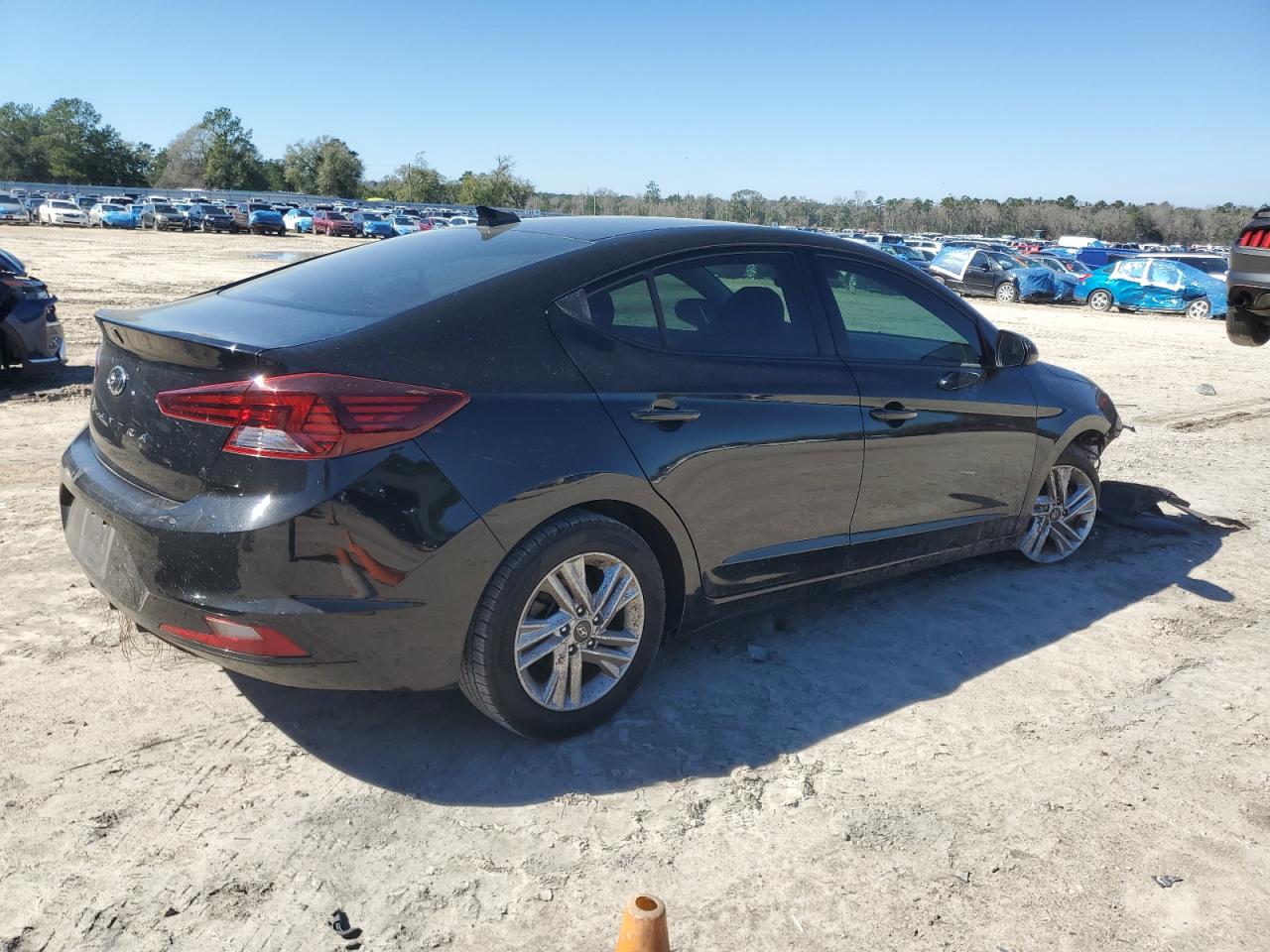 2020 Hyundai Elantra - Image 3