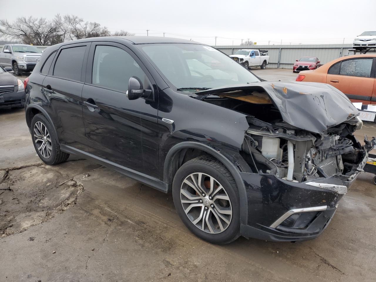 2018 Mitsubishi Outlander - Image 4