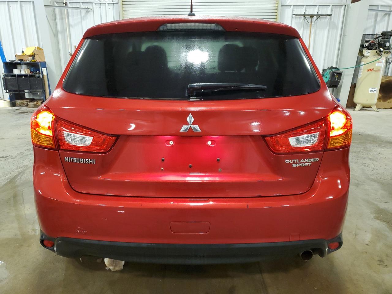 2015 Mitsubishi Outlander - Image 6