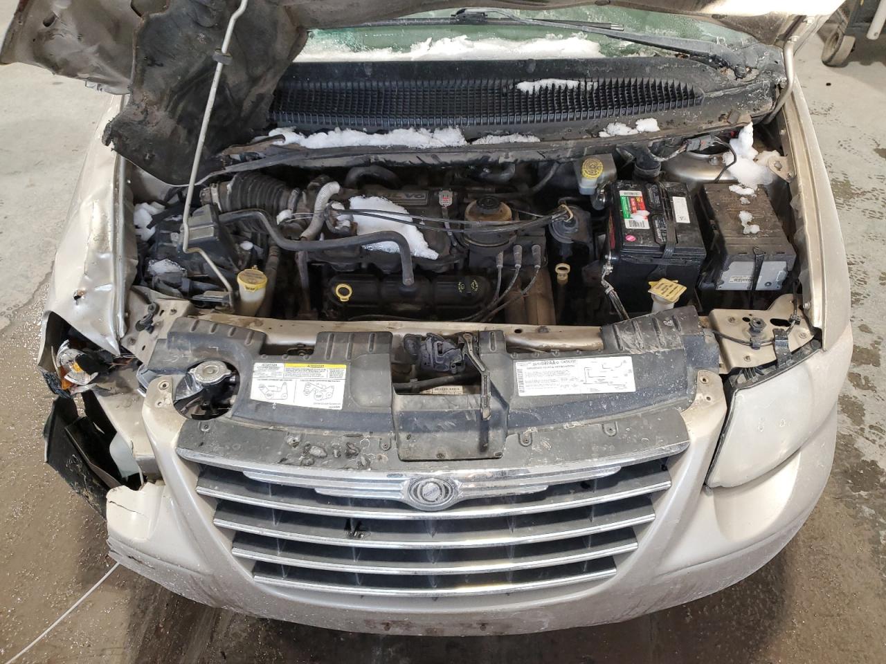 2006 Chrysler Town & Country - Image 12