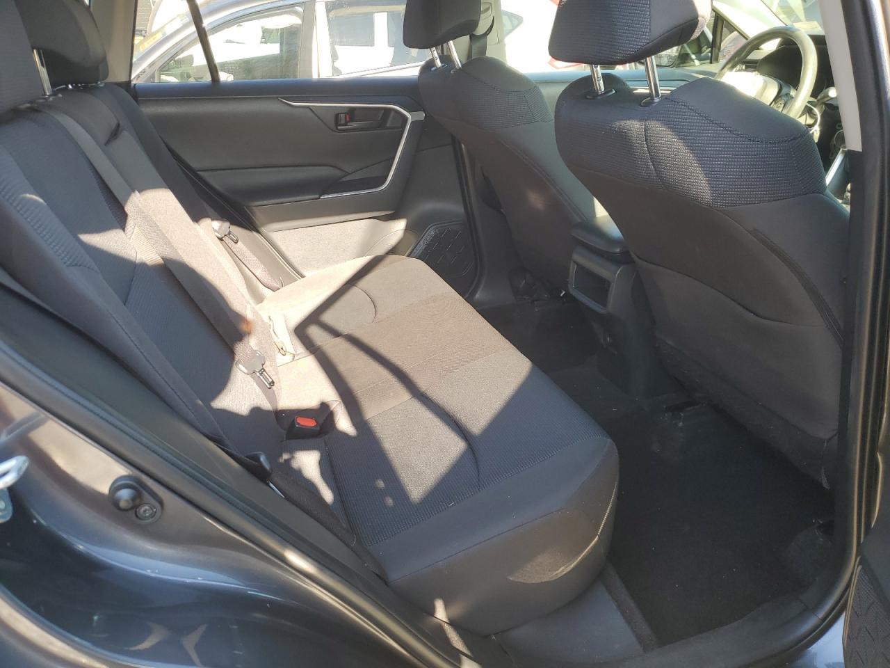 2019 Toyota RAV 4 - Image 12
