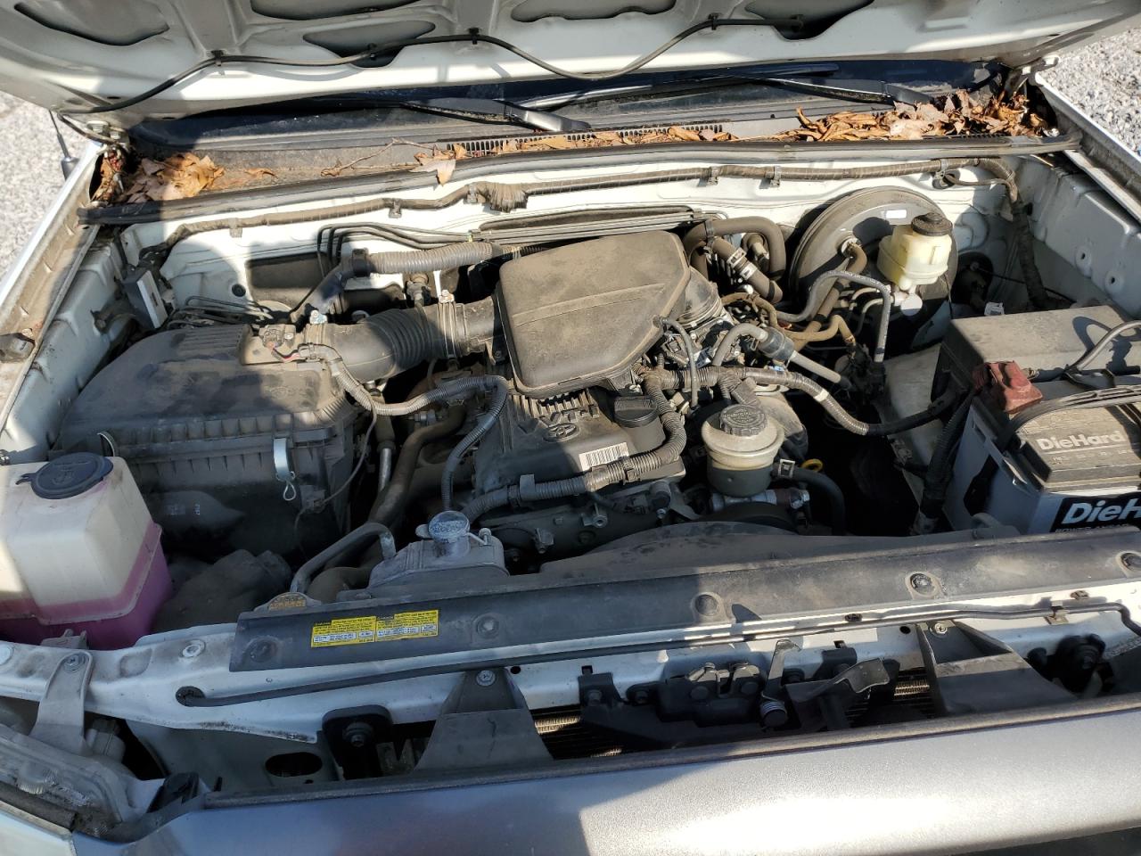 2015 Toyota Tacoma - Image 11