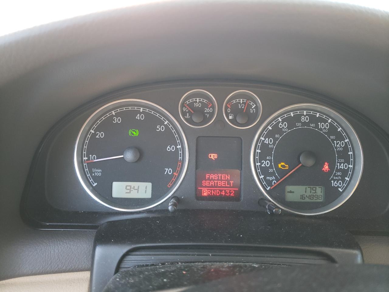 2004 Volkswagen Passat - Image 9