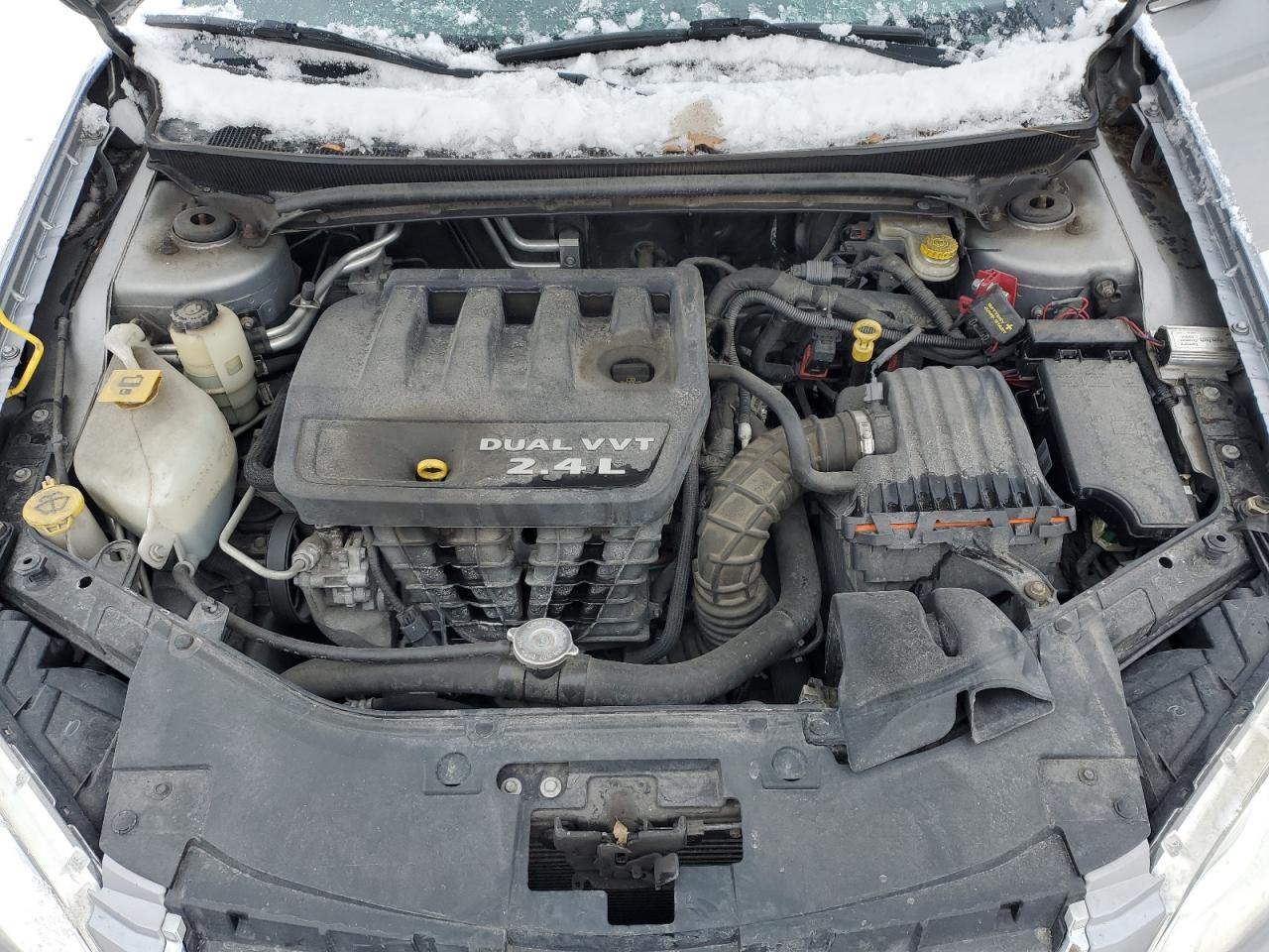 2013 Chrysler 200 - Image 11