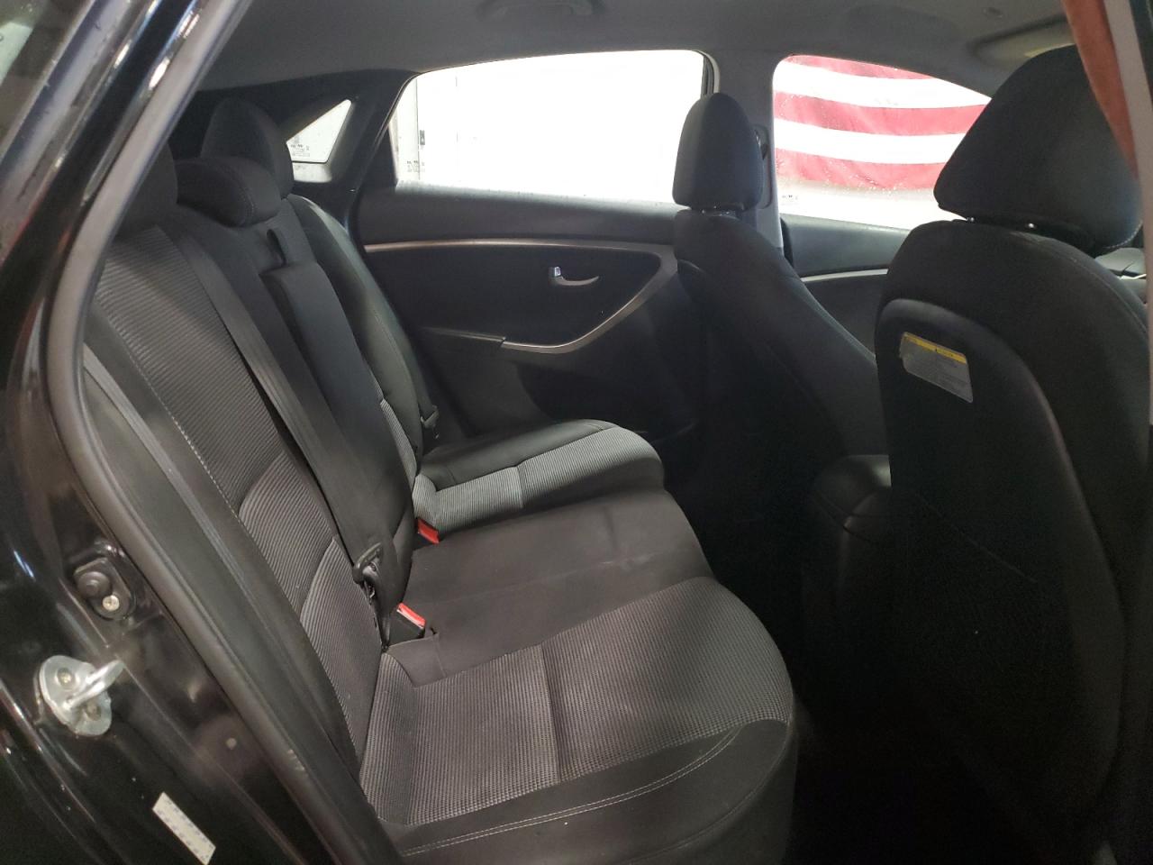 2017 Hyundai Elantra - Image 10