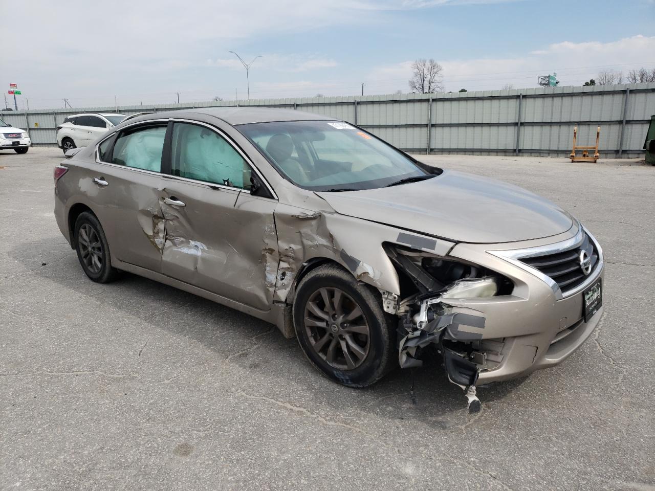 2015 Nissan Altima - Image 4