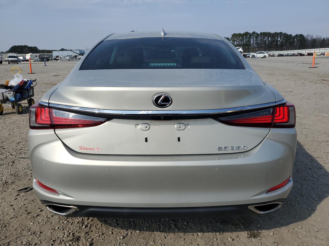 2019 Lexus ES - Image 6