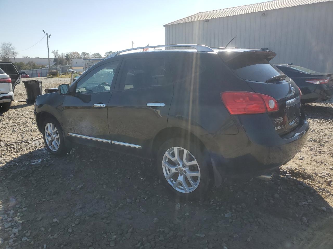 2012 Nissan Rogue - Image 2